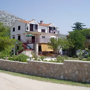 https://apartments-rooms-luka.hotelinzadar.com
